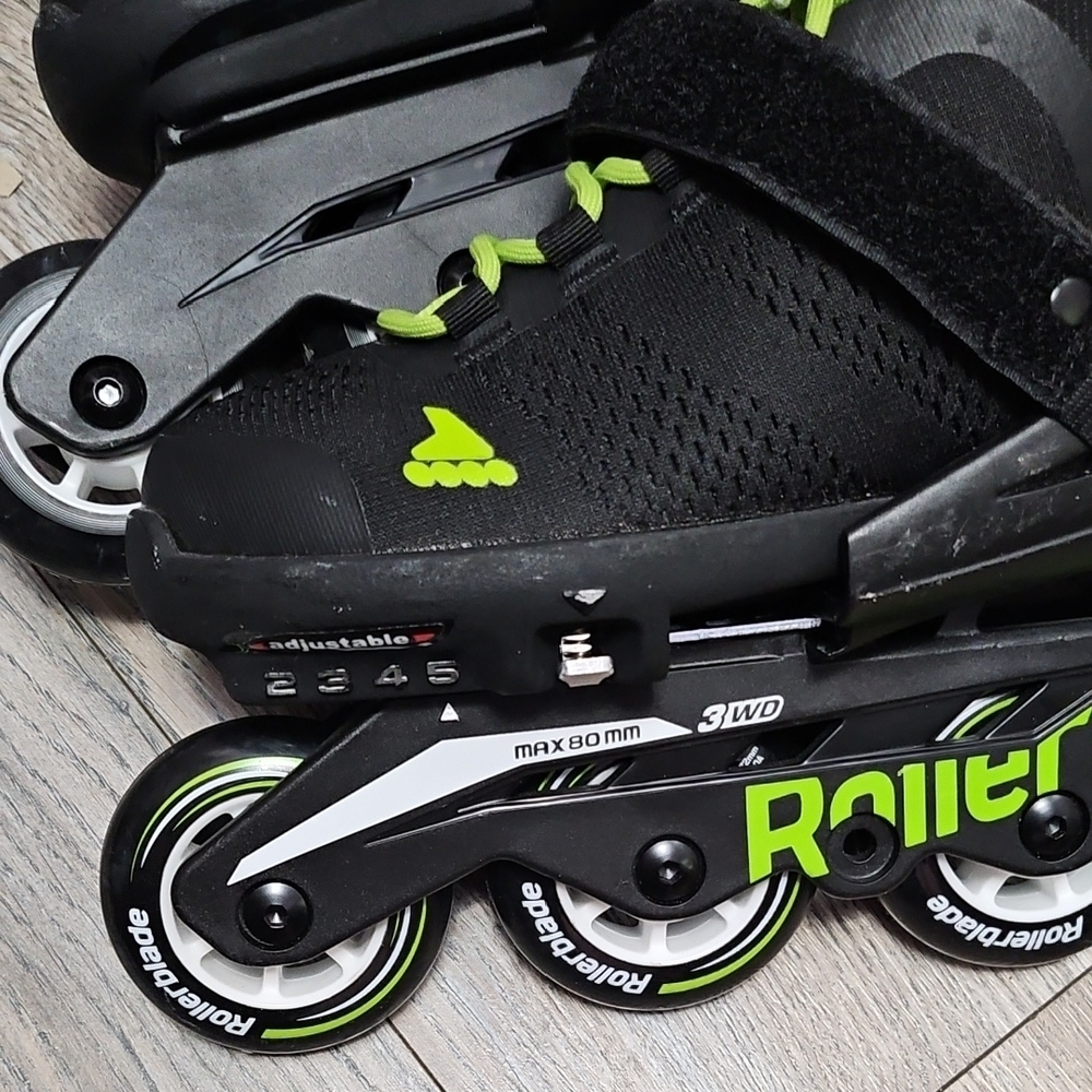 Men's Black and Green Inline Skates - Picture 5 of 5